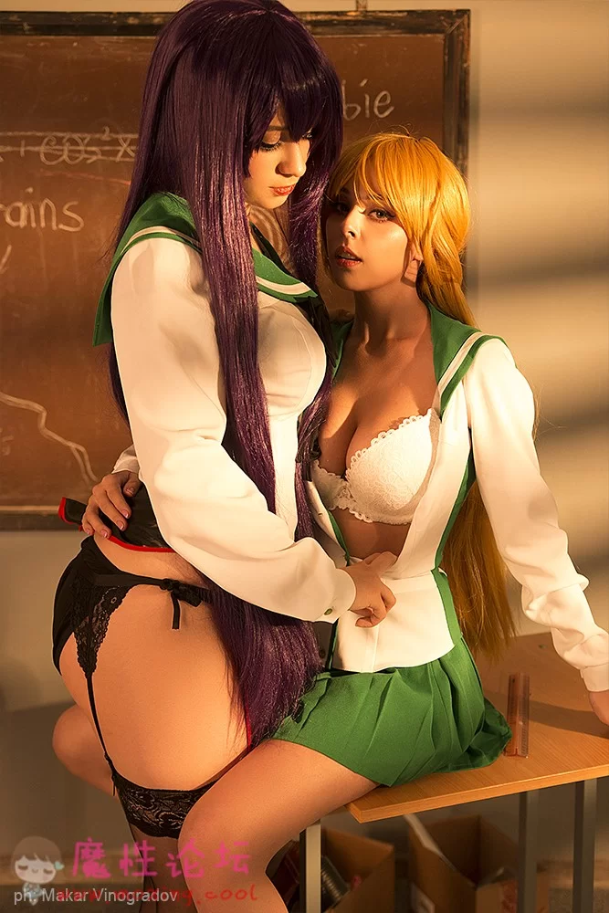 highschool_of_the_dead___rei_and_saeko_cosplay_by_disharmonica-dbzz2k2.jpg